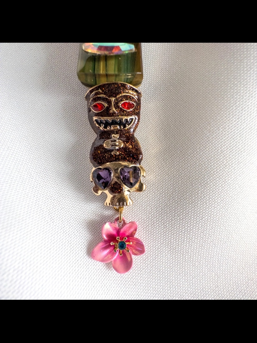 NWT 🌺Rare🌺 Betsey Johnson Tropical Island Time Tiki Pineapple Skull Necklace - Picture 4 of 11
